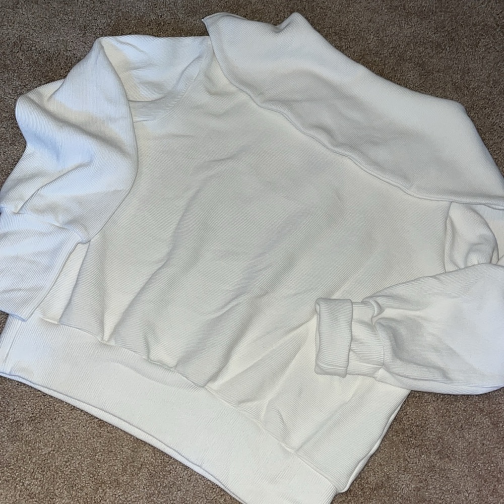 Thick, ivory, three-quarter zip pullover sweatshirt.Size medium.Great condition - Picture 4 of 6